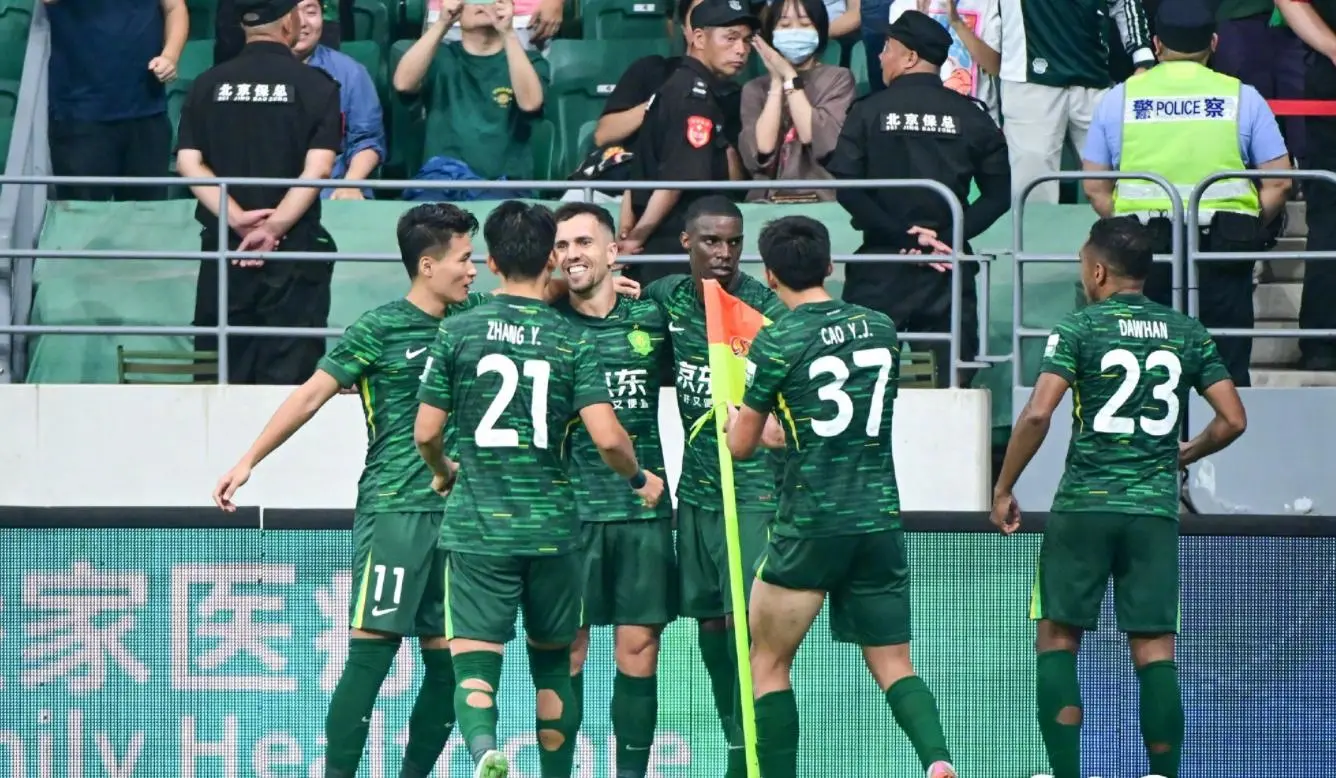 形成了闭环, 作为中场的, 球员何宇鹏 形成了闭环, 作为中场的, 球员何宇鹏