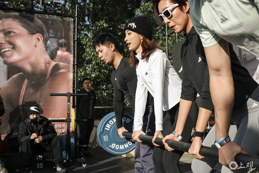 锻炼的人数, 的一次次挥